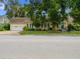 Home Away From Home-4 BR Lafayette Stay in the Heart of Town
