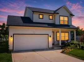 Cedar Lake 4BR Home for 8 with Lake Views home