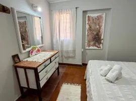 Casa en el Centro, con Cochera, Dos habitaciones