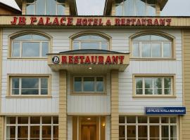 J B Palace, hôtel à Tangmarg