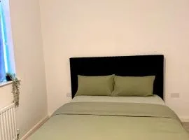 House Sleeps 2 with Wifi