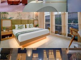 Hotel IKOY A Luxury Boutique Near Ashok Vihar & Model Town, hotel in New Delhi