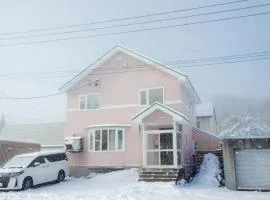 Niseko Pink house