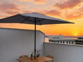 COBERTURA Uni Home 1003 - ESTILO, CONFORTO, ESPAÇO E BELÍSSIMA VISTA DA BAÍA DE GUANABARA E DO RIO DE JANEIRO
