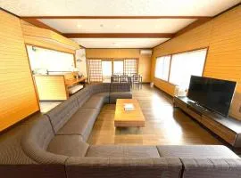一棟貸切-手ぶらでBBQ-雨の日ok屋根付ウッドデッキ-鍋たこやきチーズフォンデュ