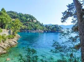 Cozy Home In Avegno With House Sea View