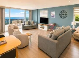 Dog-Friendly 3-Bed Apartment, Ocean Views, Large Terrace - Westward Ho!