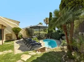 Townhouse with pool and mountain views, just 5 min