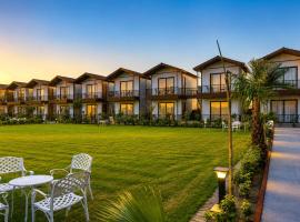 Aayovea Resort Ayodhya Near Ram Mandir & Saryu River，Ayodhya的飯店