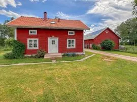 Amazing Home In Örebro With Sauna