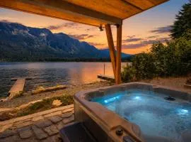 Lazy Bear Lodge by NW Comfy Cabins