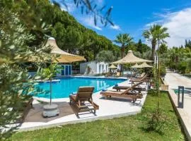 Adella Garden Marina Hotel