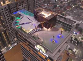 The Trans Luxury Hotel Surabaya, hotelli kohteessa Surabaya