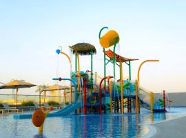 Movenpick Jumeirah Village Triangle, hotel en Dubái