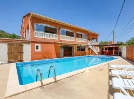 Gite avec piscine 8 à 14 pers.