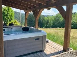 Chalet Serenity - Sleeps 9 - Hot Tub