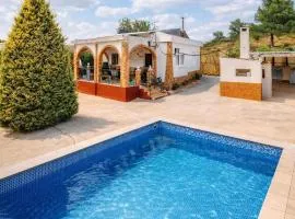Villa con piscina privada en plena naturaleza