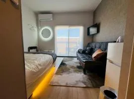 LuxurySweet 博多駅南 32 博多駅車で5分 新築 条件付きペット宿泊可
