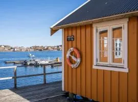Åsebua - Renovated rorbu with seaview