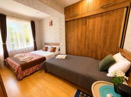 Kitesa's cozy apartment with two bedrooms, hotel v destinácii Mccheta