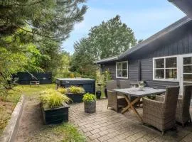 Holiday Home Ellinore - from the sea by Interhome