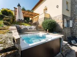 Alma Invicta Padrões I ( w/ Private Swimming Pool)