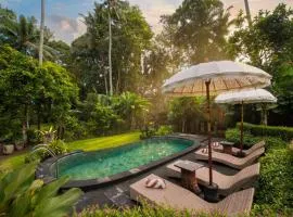 Lunga Cafe & Villa