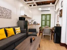 Entire Home 2BR 2BA Chinatown - Songwat