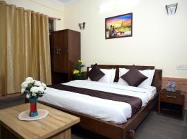 Hotel King By Panch Aarohan, ξενοδοχείο σε Pithorāgarh