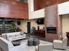 Surface Boutique Hotel, Will Rogers Airport, Fairgrounds, Restaurant & Bar