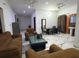 Home stays near railway station and airport
