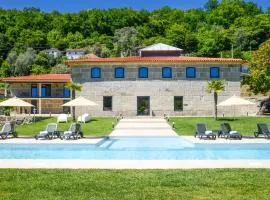 Casa d'Henrique Retreat Pool and Spa