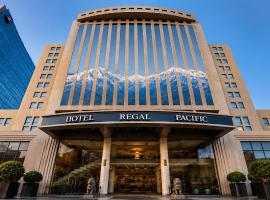 Hotel Regal Pacific Santiago, hotel u gradu Santjago