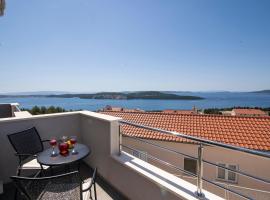 Apartments Vini: Donji Seget şehrinde bir otel