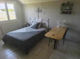studio 2 personnes entre campagne et plages, hotel en Questembert