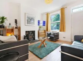 Chic 3BR Rotherham Parking WIFI By stay with us