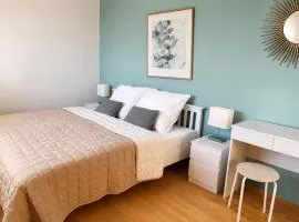 Spacious Apartment with Free Parking near Prague