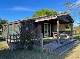 Chalet charmant avec piscine à Chazemais