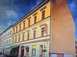 Hotel T-X