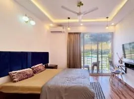 Luxury Apartment With Farm View