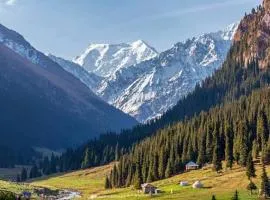 Bulak Say Yurt camp Altyn Arashan