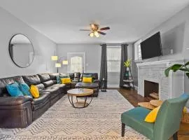 Spacious 3BR Near Botanical Garden | Quiet Corner House | Southwest Garden