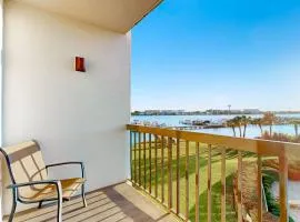 Inviting bayfront suite with water views picnic area & pool