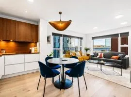 New Apt Near Smáralind Mall With Private Parking