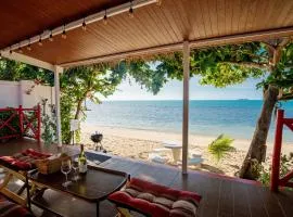 Oceanfront Villa at Bang po Beach-Koh Rooms