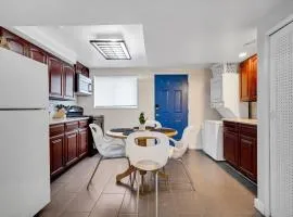 Brighton Basement Suite Near Park & Light Rail