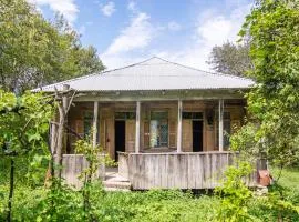 Kalistine Ethno home