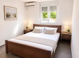 Apartments Leyla
