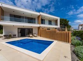 Villa Cvita west