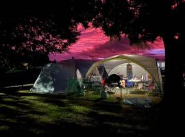 Pohara Beach TOP 10 Holiday Park, hotel a Pohara